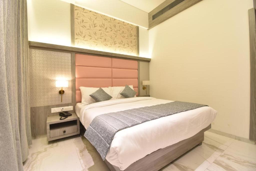 Glitz Hotels La Dahlia - Premium Тане Екстериор снимка