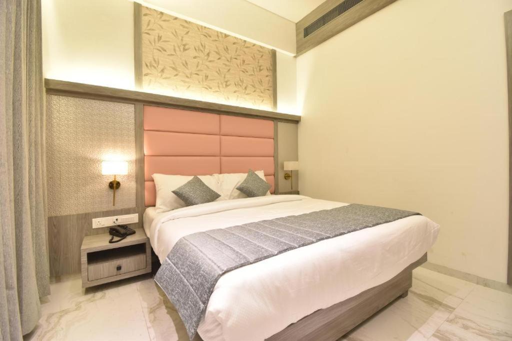 Glitz Hotels La Dahlia - Premium Тане Екстериор снимка